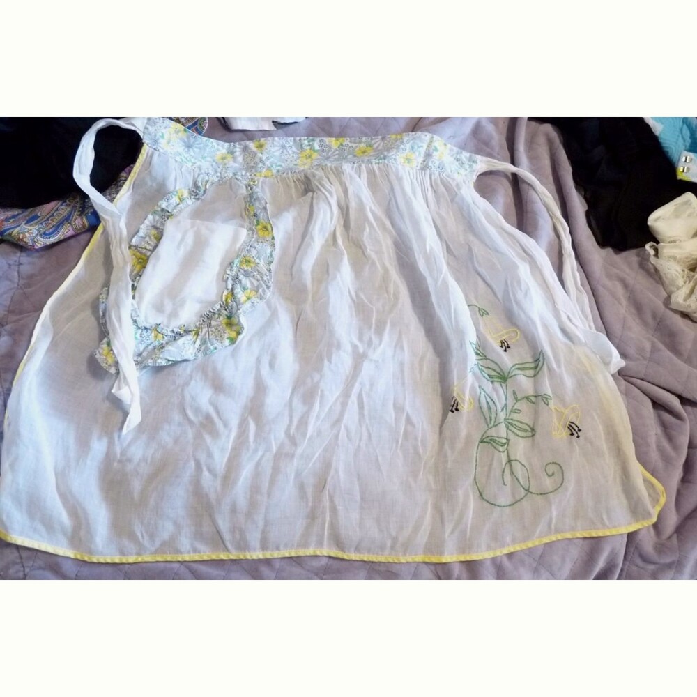 Vintage 50s-60s Hand Made Embroidered Sheer Voile French Maid Hostess half-Apron